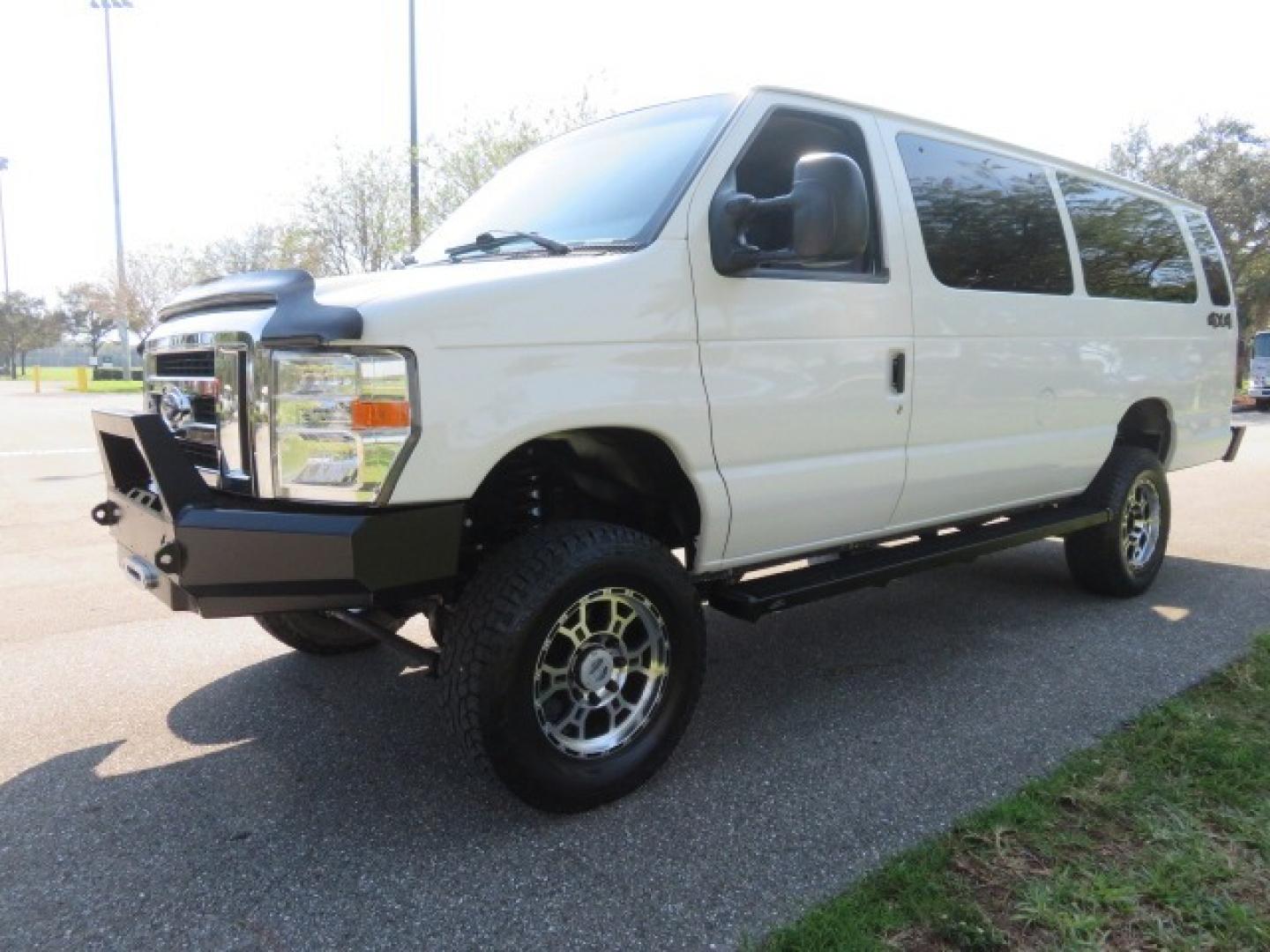 2014 White /GRAY Ford E-Series Wagon XLT (1FBSS3BL6ED) , AUTOMATIC transmission, located at 4301 Oak Circle #19, Boca Raton, FL, 33431, (954) 561-2499, 26.388861, -80.084038 - Photo#11